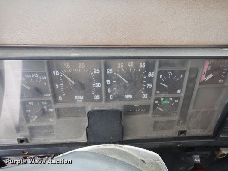 image for item ER9842 1991 International 4900 dump truck