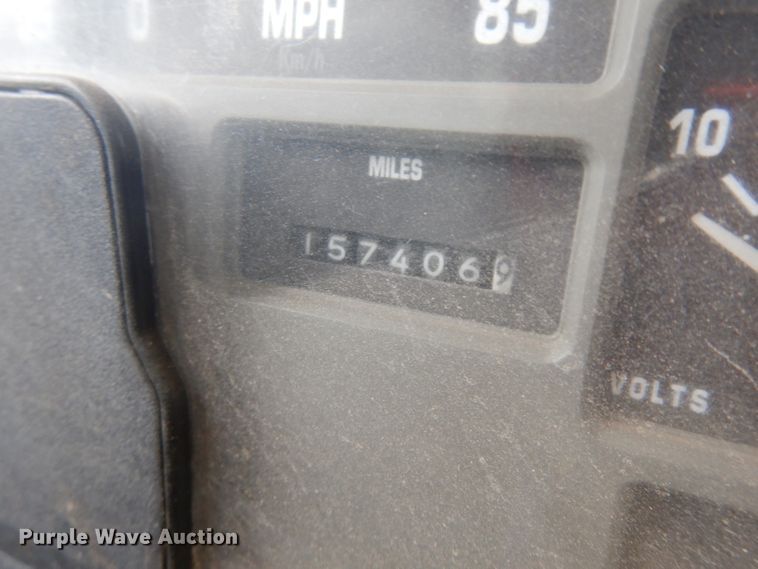 image for item ER9842 1991 International 4900 dump truck