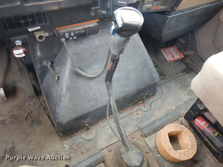 image for item ER9842 1991 International 4900 dump truck