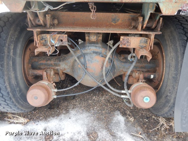 image for item ER9842 1991 International 4900 dump truck