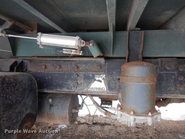 image for item ER9842 1991 International 4900 dump truck