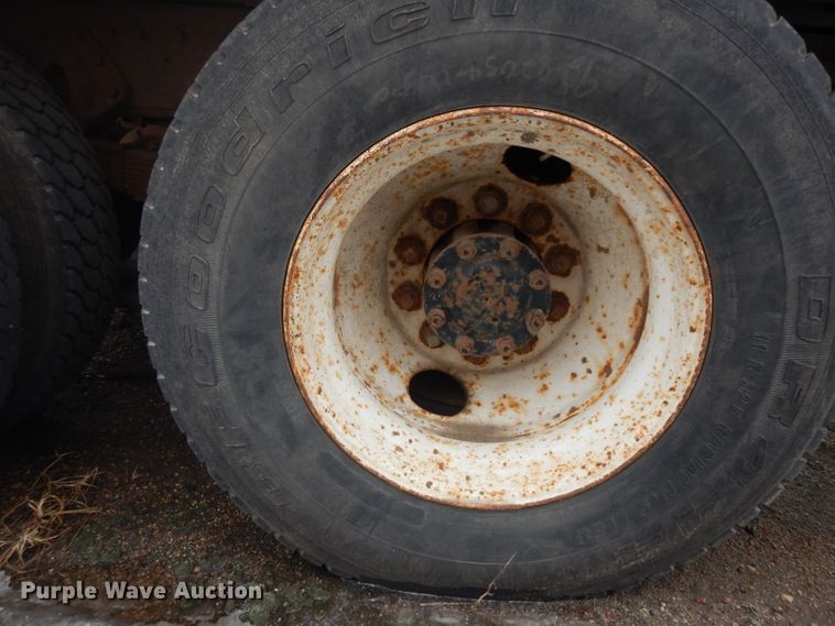 image for item ER9842 1991 International 4900 dump truck