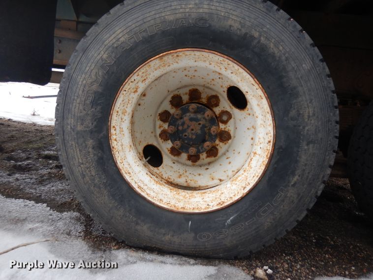 image for item ER9842 1991 International 4900 dump truck