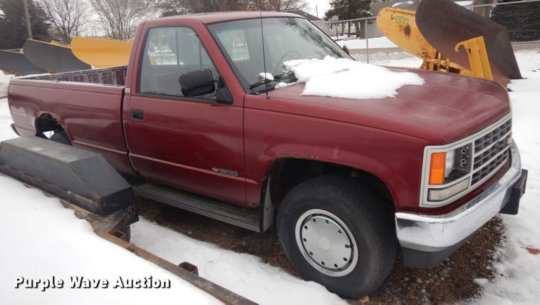 image for item ER9843 1989 Chevrolet Cheyenne 1500 pickup truck