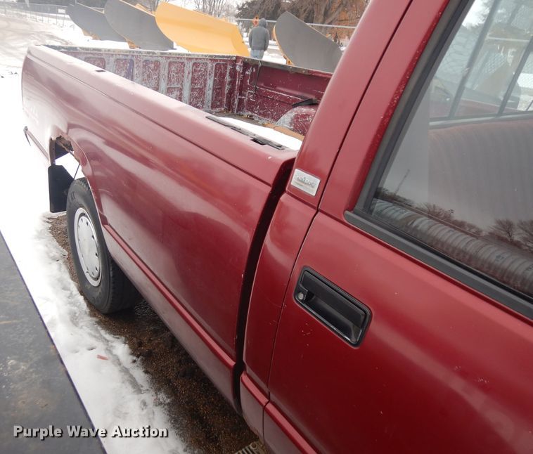 image for item ER9843 1989 Chevrolet Cheyenne 1500 pickup truck