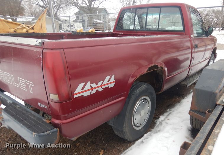 image for item ER9843 1989 Chevrolet Cheyenne 1500 pickup truck