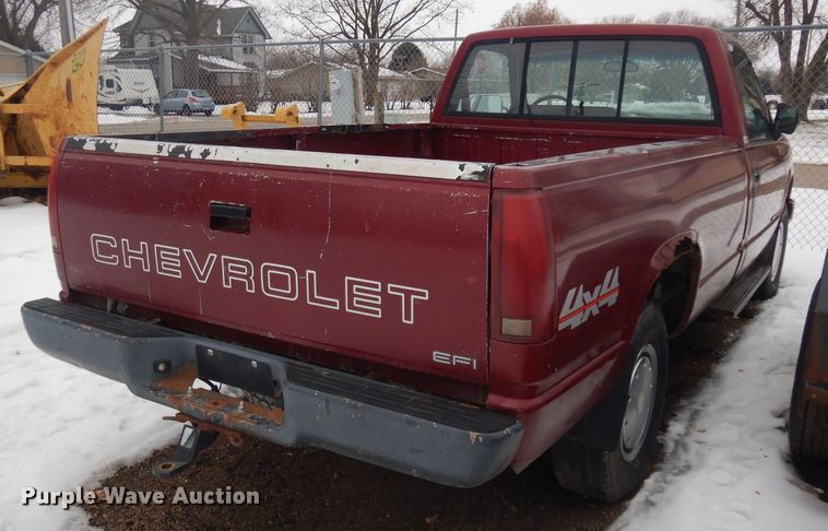 image for item ER9843 1989 Chevrolet Cheyenne 1500 pickup truck