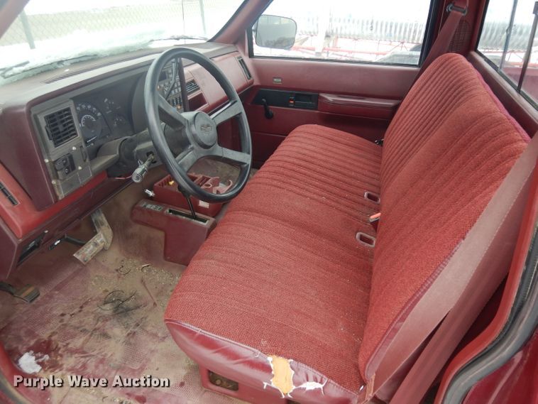 image for item ER9843 1989 Chevrolet Cheyenne 1500 pickup truck