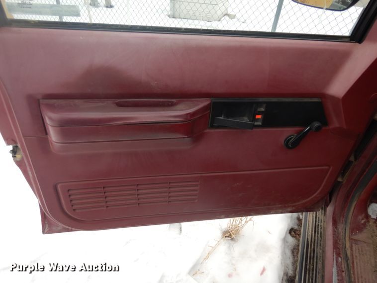 image for item ER9843 1989 Chevrolet Cheyenne 1500 pickup truck