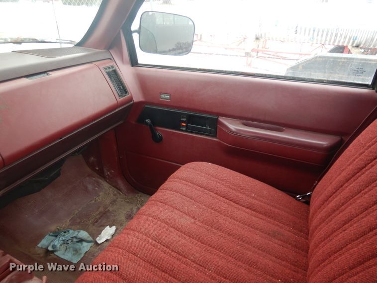 image for item ER9843 1989 Chevrolet Cheyenne 1500 pickup truck