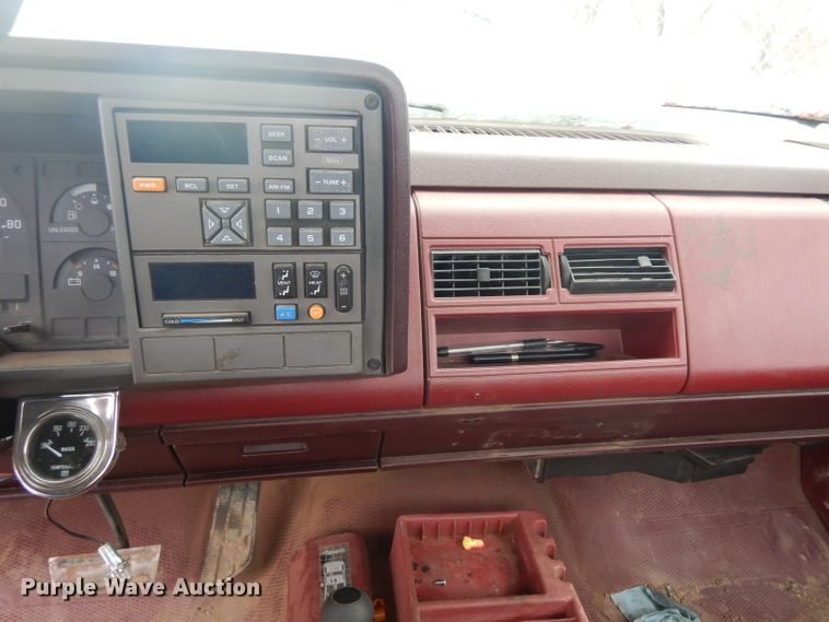 image for item ER9843 1989 Chevrolet Cheyenne 1500 pickup truck