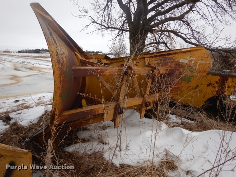 image for item ER9845 Balderson BV11 V-plow