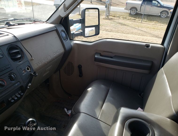 image for item EZ9050 2009 Ford F550 Super Duty bucket truck