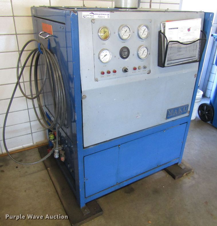 image for item FD9312 Mako 4500 breathing apparatus air compressor