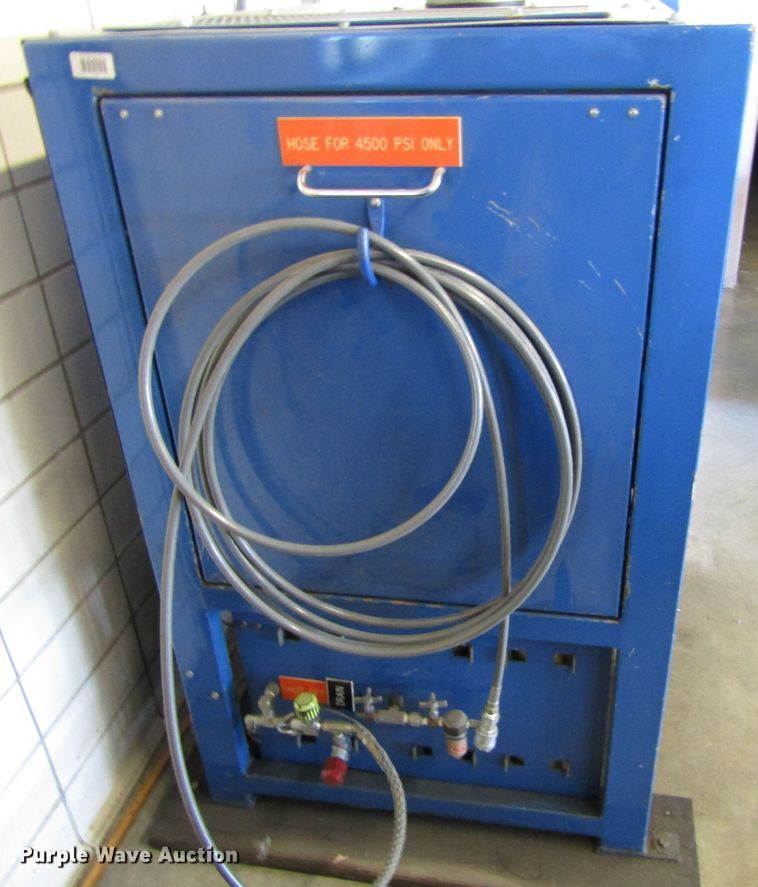 image for item FD9312 Mako 4500 breathing apparatus air compressor