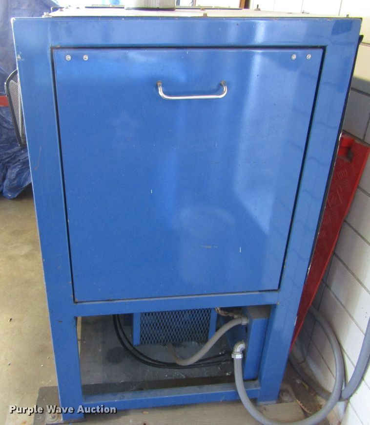 image for item FD9312 Mako 4500 breathing apparatus air compressor