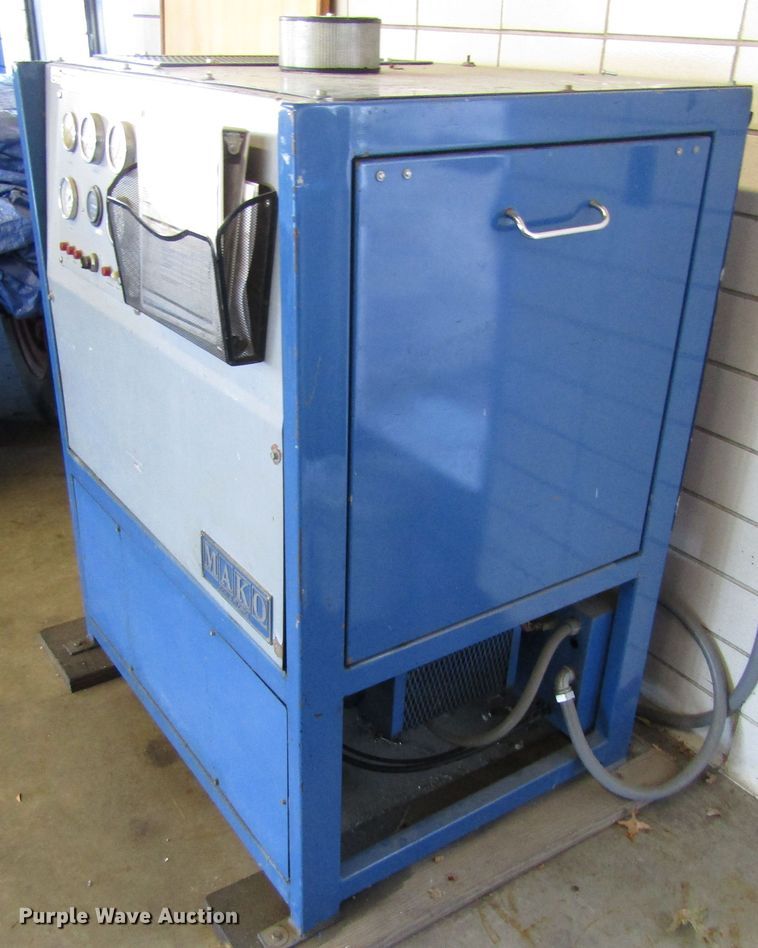 image for item FD9312 Mako 4500 breathing apparatus air compressor