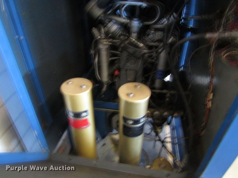 image for item FD9312 Mako 4500 breathing apparatus air compressor