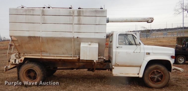 image for item FF9240 1980 Chevrolet CC65042 feed delivery tuck