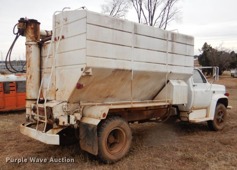 image for item FF9240 1980 Chevrolet CC65042 feed delivery tuck