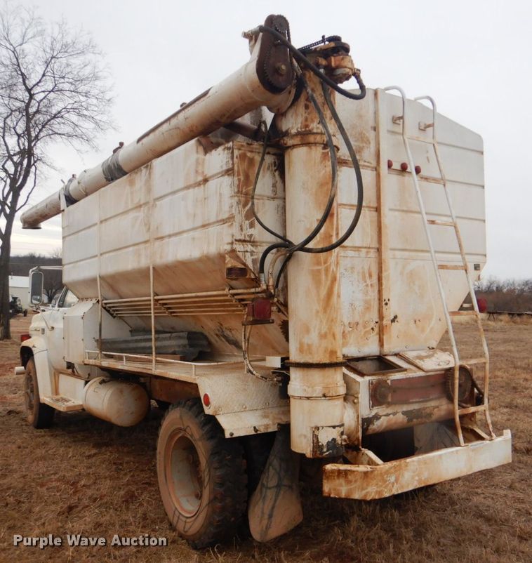 image for item FF9240 1980 Chevrolet CC65042 feed delivery tuck