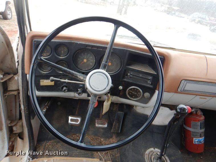 image for item FF9240 1980 Chevrolet CC65042 feed delivery tuck