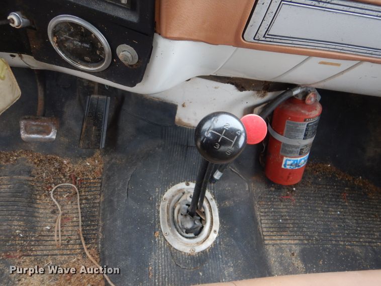 image for item FF9240 1980 Chevrolet CC65042 feed delivery tuck