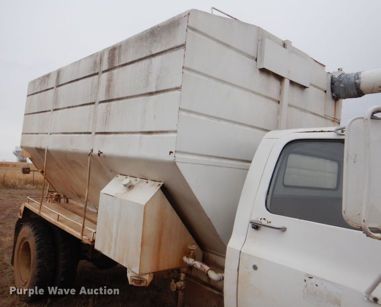 image for item FF9240 1980 Chevrolet CC65042 feed delivery tuck