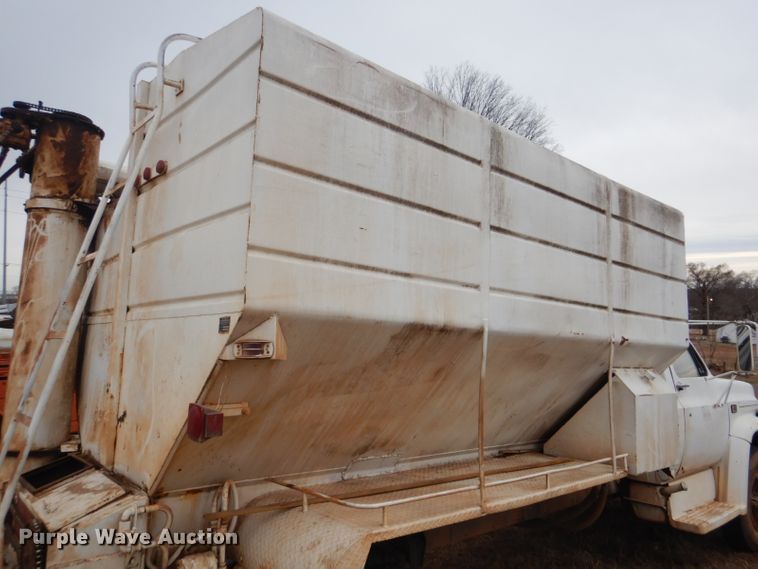 image for item FF9240 1980 Chevrolet CC65042 feed delivery tuck