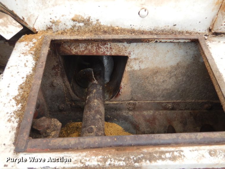 image for item FF9240 1980 Chevrolet CC65042 feed delivery tuck