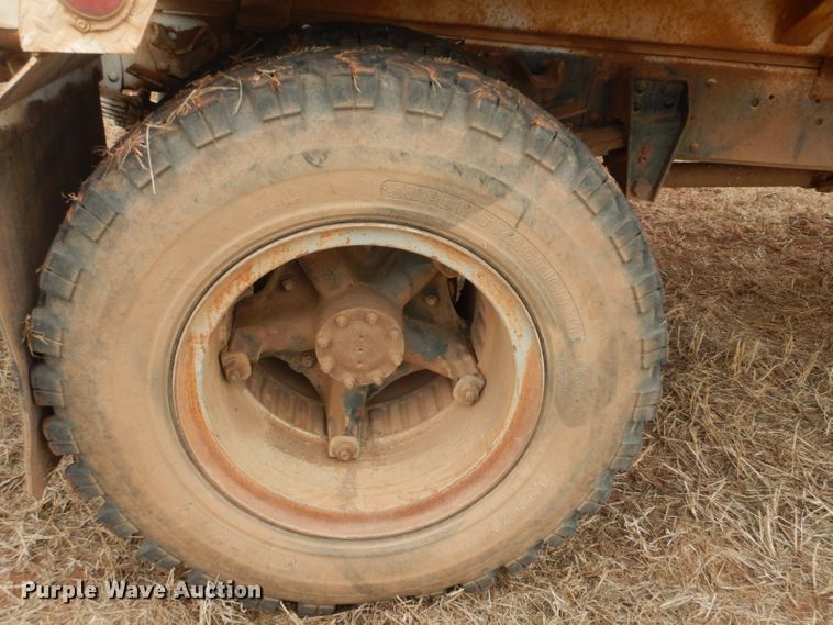 image for item FF9240 1980 Chevrolet CC65042 feed delivery tuck