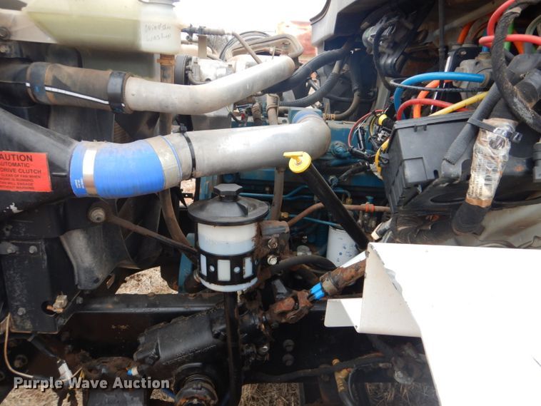 image for item FF9242 2003 International 7400 feed delivery truck