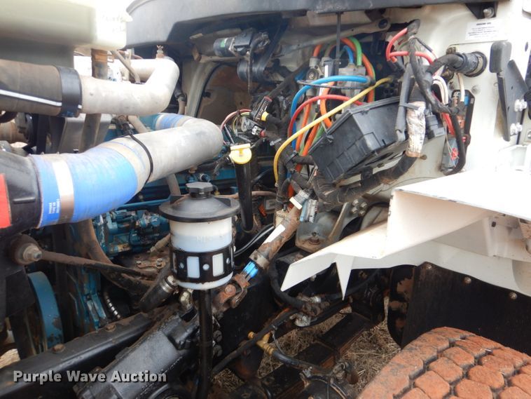 image for item FF9242 2003 International 7400 feed delivery truck