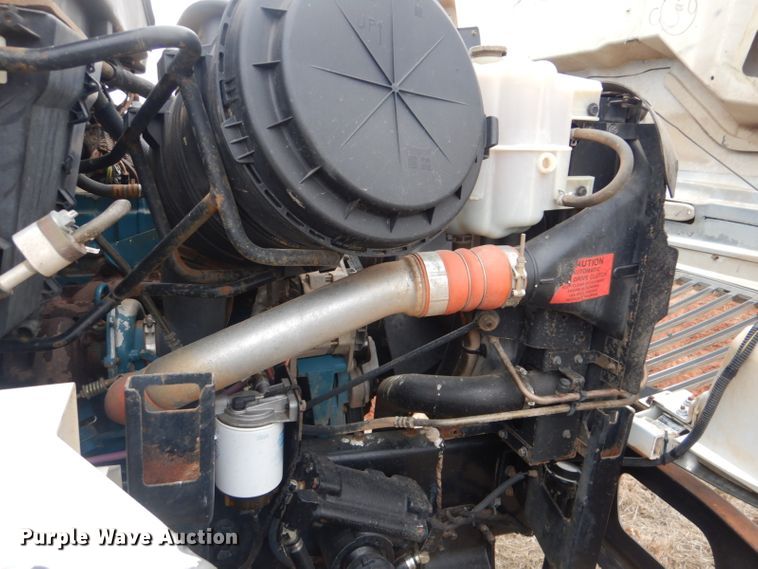 image for item FF9242 2003 International 7400 feed delivery truck