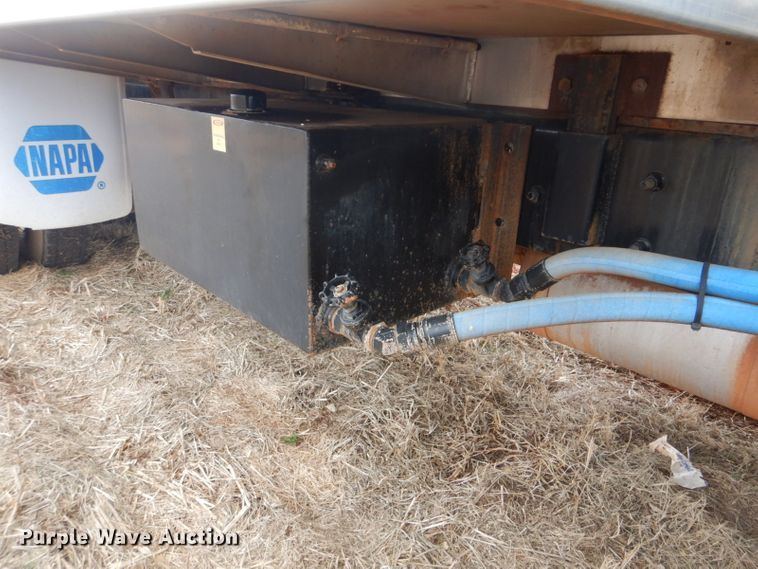 image for item FF9242 2003 International 7400 feed delivery truck