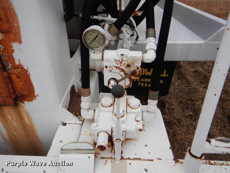 image for item FF9242 2003 International 7400 feed delivery truck