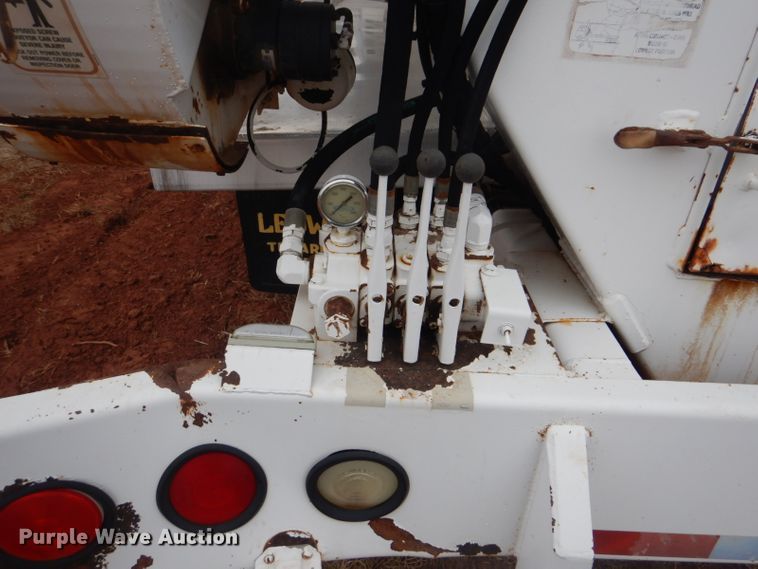 image for item FF9242 2003 International 7400 feed delivery truck