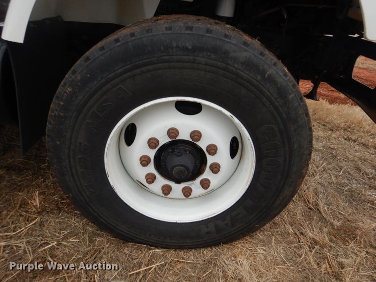 image for item FF9242 2003 International 7400 feed delivery truck