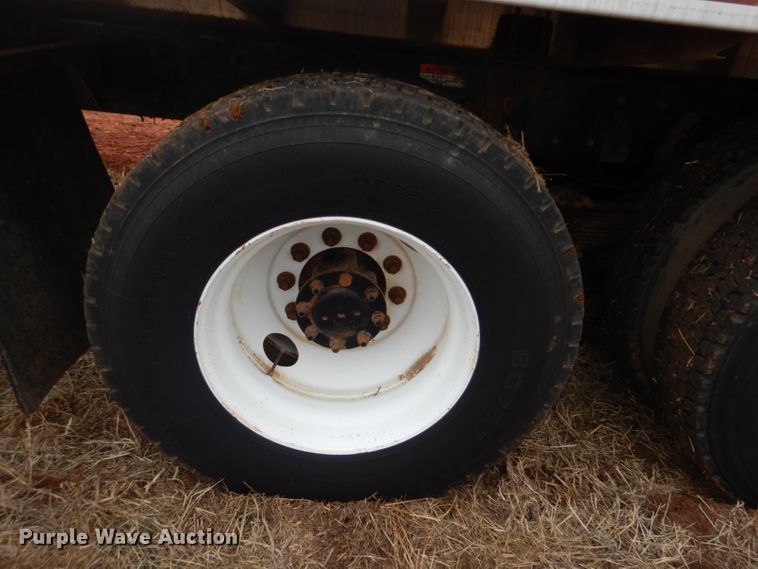 image for item FF9242 2003 International 7400 feed delivery truck