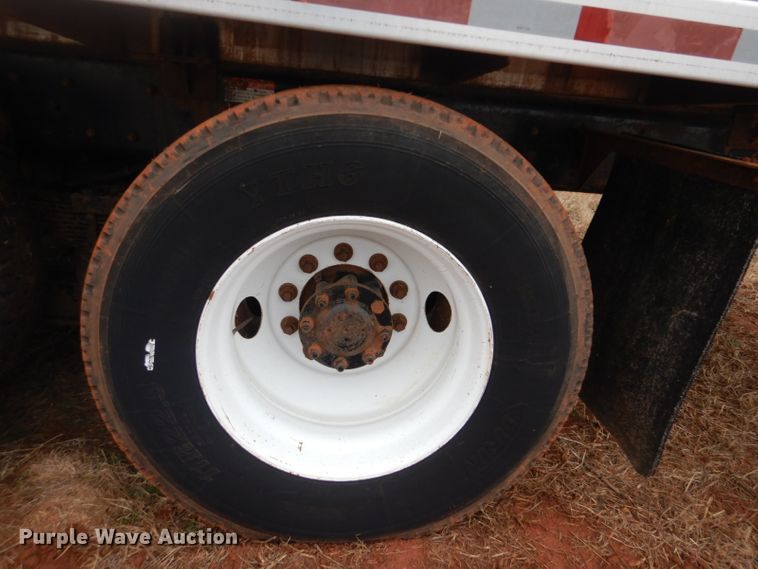 image for item FF9242 2003 International 7400 feed delivery truck