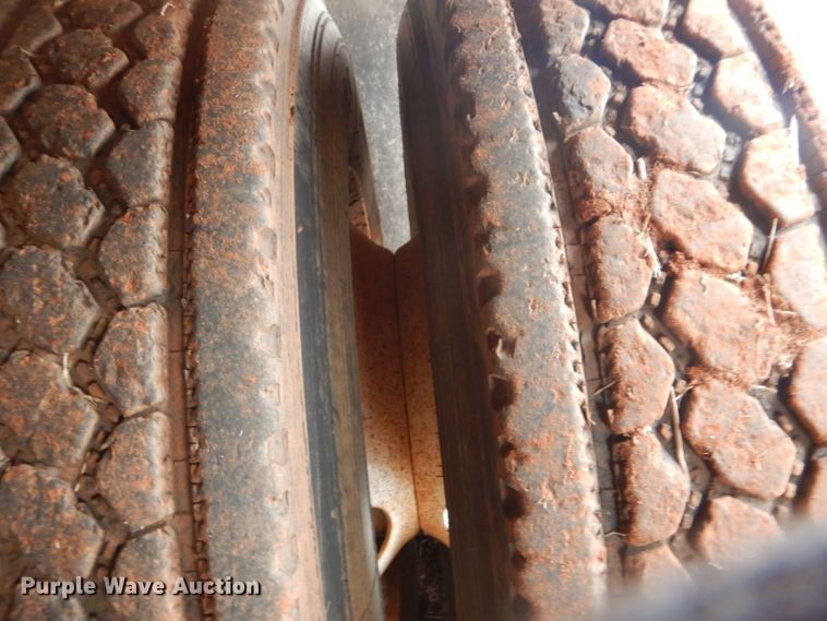 image for item FF9242 2003 International 7400 feed delivery truck