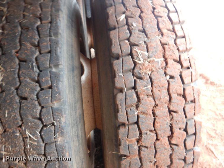 image for item FF9242 2003 International 7400 feed delivery truck