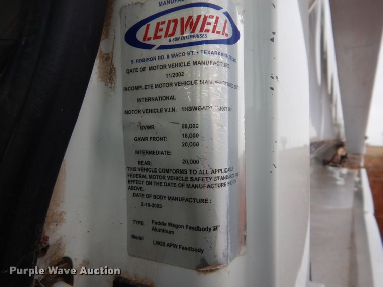 image for item FF9242 2003 International 7400 feed delivery truck