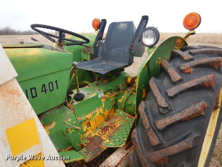 image for item FF9243 John Deere 401 tractor
