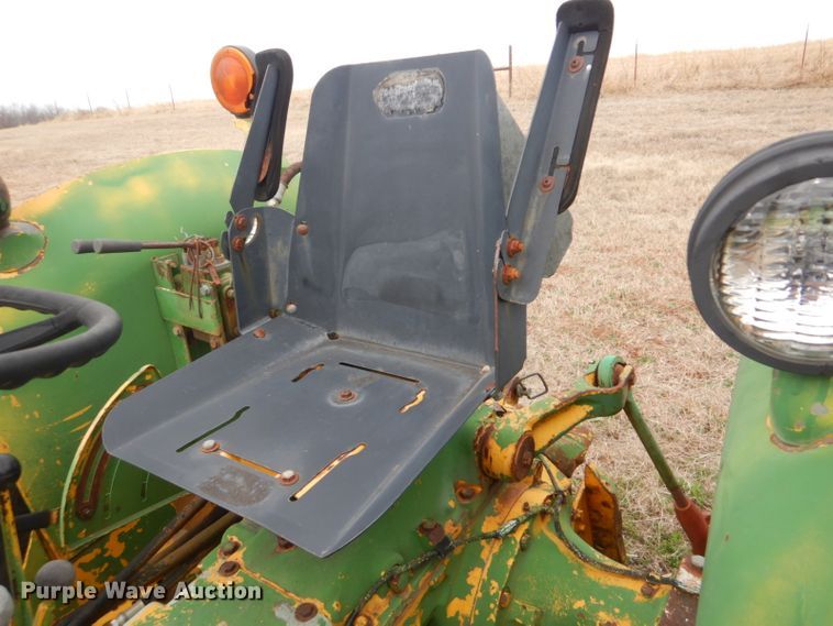 image for item FF9243 John Deere 401 tractor