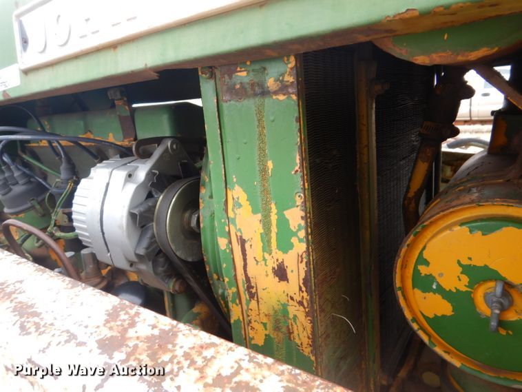 image for item FF9243 John Deere 401 tractor