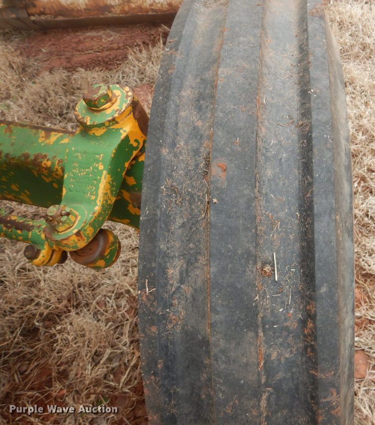 image for item FF9243 John Deere 401 tractor