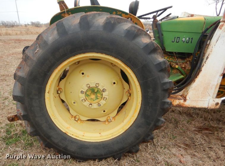 image for item FF9243 John Deere 401 tractor