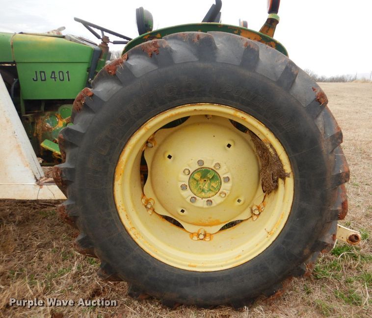 image for item FF9243 John Deere 401 tractor