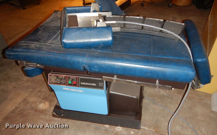 image for item FG9956 Midmark 111 exam table